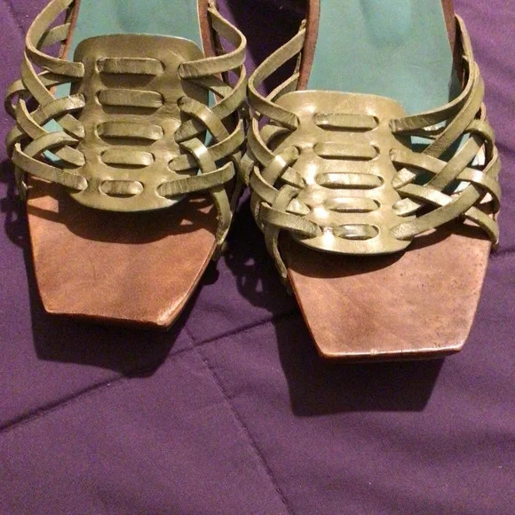 NWOT Green BCBG Slip On Wood Shoe 7.5 - Picture 7 of 7